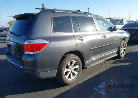 2012 Toyota Highlander Se V6 z USA, uszkodzony, nr VIN 5TDBK3EH0CS112348